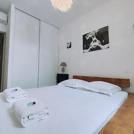 Le Flavio A 2 Pas Des Arenes Apartment